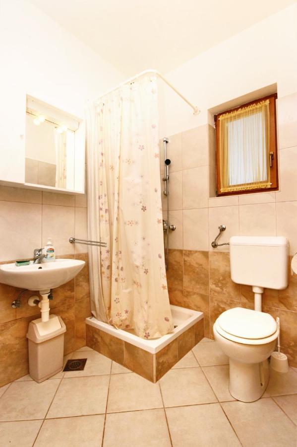 Apartments With A Parking Space Rovanjska, Paklenica - 6209 Ngoại thất bức ảnh