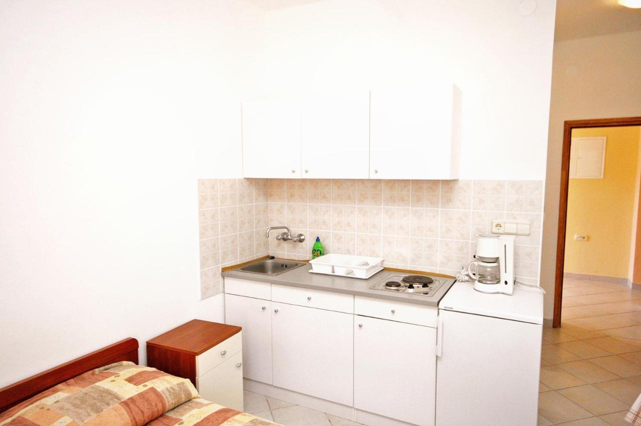 Apartments With A Parking Space Rovanjska, Paklenica - 6209 Ngoại thất bức ảnh