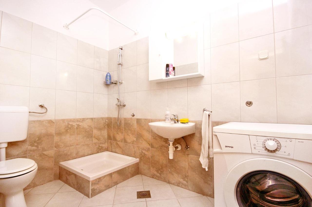 Apartments With A Parking Space Rovanjska, Paklenica - 6209 Ngoại thất bức ảnh